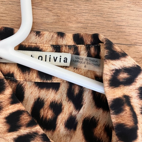Alice + Olivia BUTTON DOWN LEOPARD BLOUSE - Picture 2 of 3